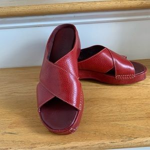 Cole Haan Country. Vintage. Beautiful red color. Made in Brazil.